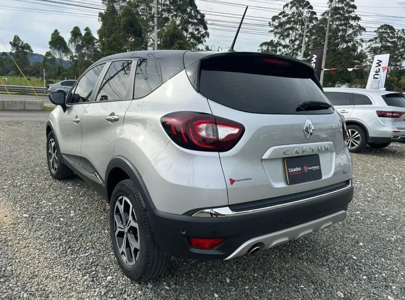 Renault Captur Iconic 2023 - imagen secundaria 1