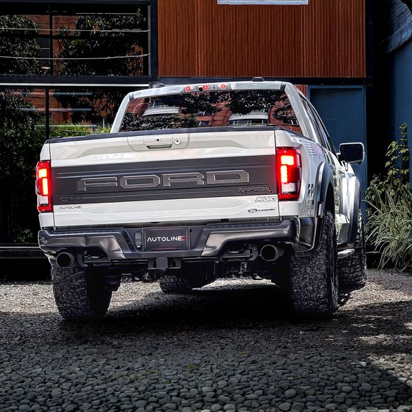 Ford F-150 Raptor Supercrew 2023 - imagen secundaria 2