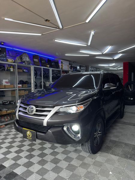Toyota Fortuner 2017 2.7 4x2 - imagen 1