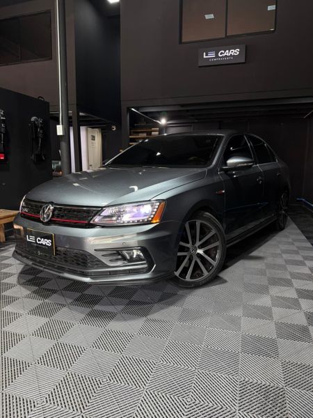 Volkswagen Jetta Gli 2018 - imagen secundaria 2
