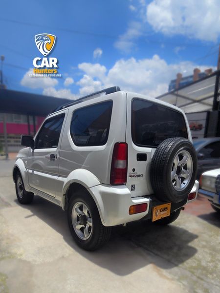 Suzuki Jimmy 4WD MT - imagen secundaria 2
