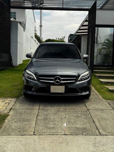 Mercedes Benz C180 - imagen secundaria 1