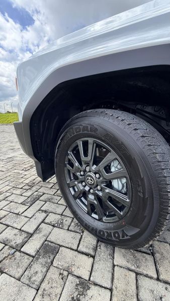 Toyota Prado TXL 2.8 At8 Precio Negociable solo 1.500km - imagen secundaria 2