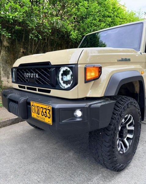 Toyota land cruiser GDJ79L macho 2025 - imagen secundaria 1