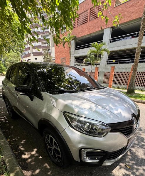2017 Renault captur intens automática - imagen secundaria 2