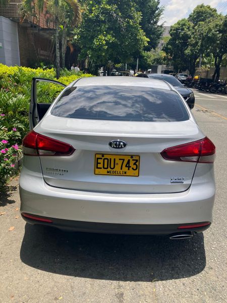 KIA CERATO PRO 2 2018 AUTOMÁTICO - imagen secundaria 2