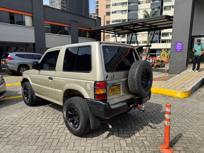 MITSUBISHI MONTERO HARD TOP 2001 - imagen secundaria 2