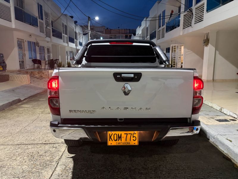 Renault Alaskan 2023 2.5TD automatica - imagen secundaria 2