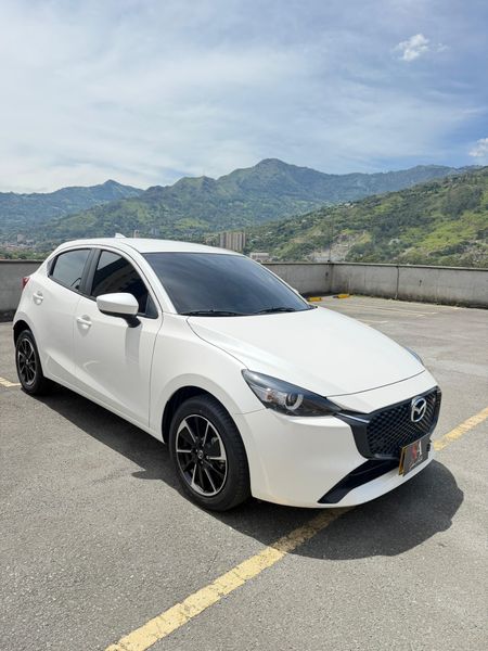 Mazda 2 grand touring LX 2024. - imagen secundaria 2