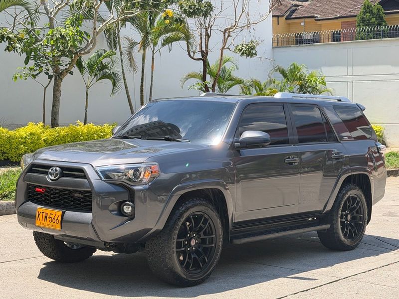 Toyota 4Runner SR5 2021 - imagen secundaria 1