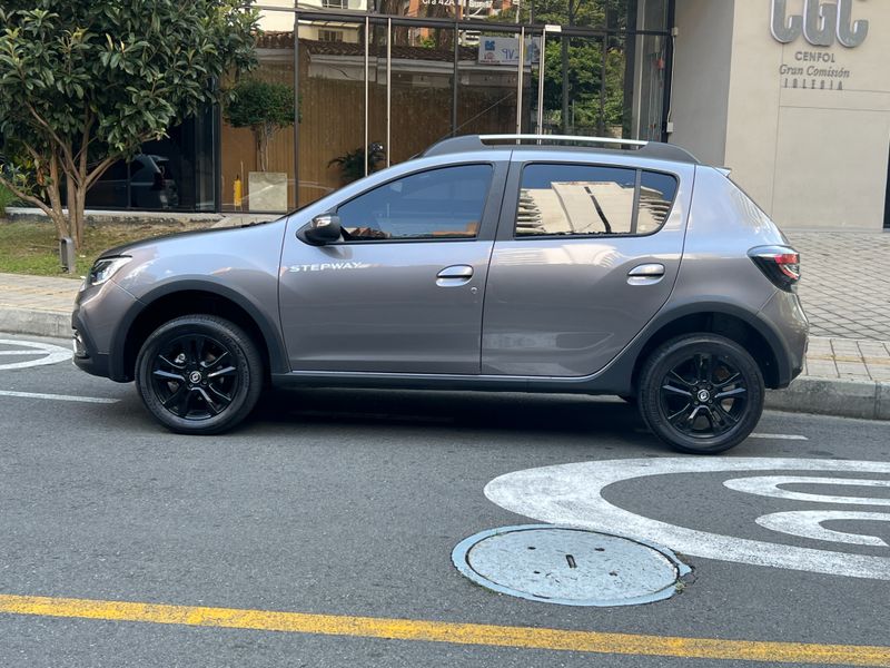 Renault Sandero Stepway Intense 2026 - imagen secundaria 2