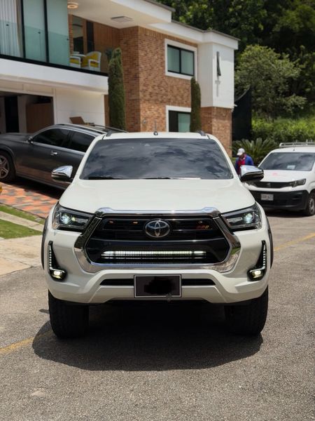 Toyota hilux 2022 28 diesel automática 4x4 - imagen secundaria 2