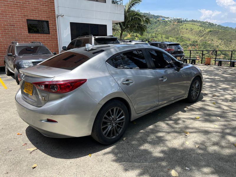 Mazda 3 Touring - imagen secundaria 2