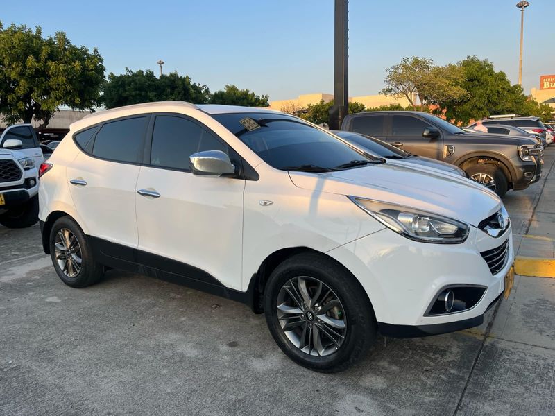 Hyundai Tucson IX-35 2.0L - imagen secundaria 2