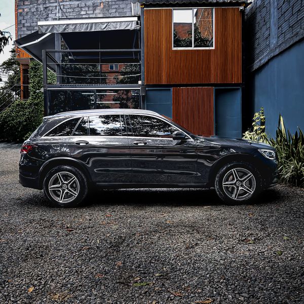 Mercedes Benz GLC 300E 4Matic Hybrid 2022 - imagen secundaria 1