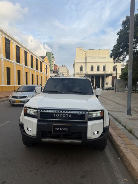 Toyota prado  TXL 2025 - imagen secundaria 1