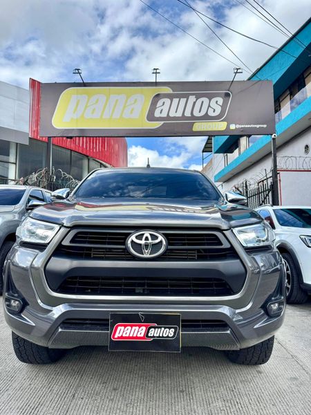 Toyota Hilux 2.4 - imagen secundaria 2