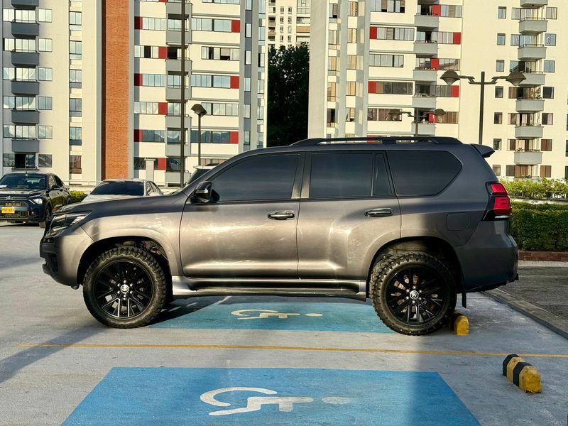 Toyota Prado TXL 2019 - imagen secundaria 2