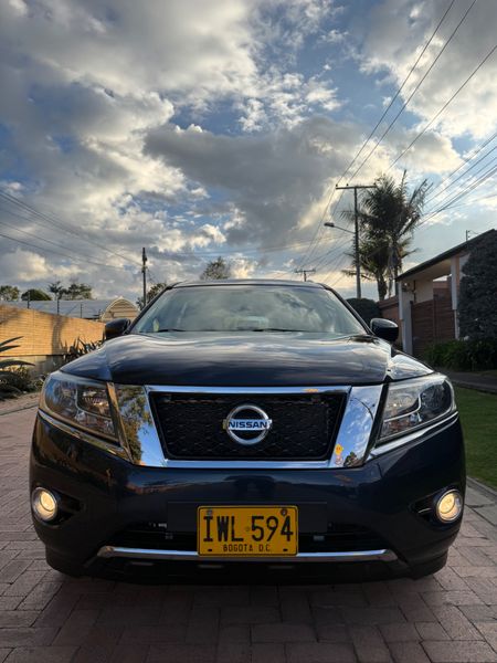 NISSAN PATHFINDER EXCLUSIVE - imagen secundaria 1