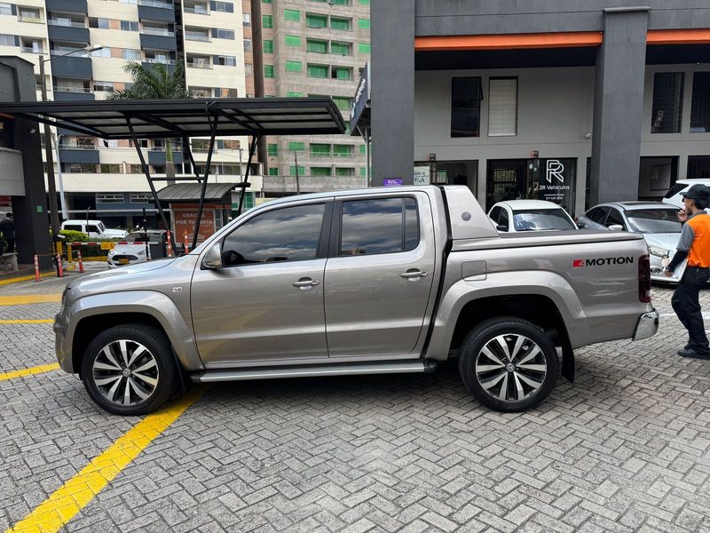 VOLKSWAGEN AMAROK EXTREME V6 2023 - imagen secundaria 2
