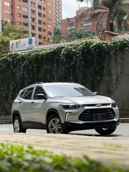 Chevrolet Tracker LS 1.2cc turbo - imagen secundaria 2