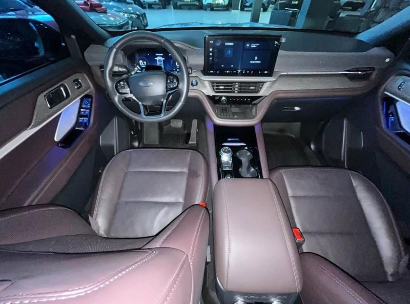 Ford Explorer Platinum 2025 - imagen secundaria 2