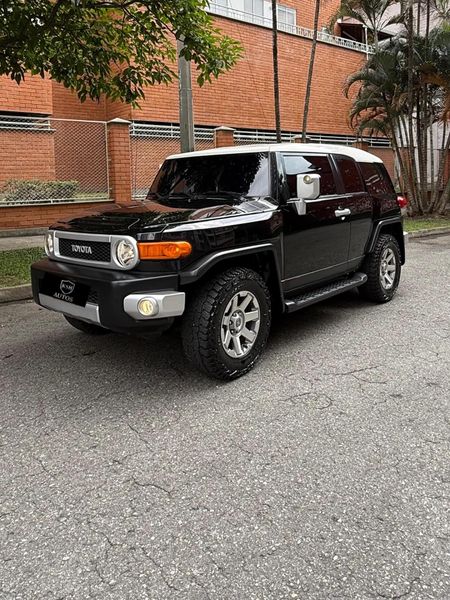 TOYOTA FJ CRUISER 2021 BLINDADA