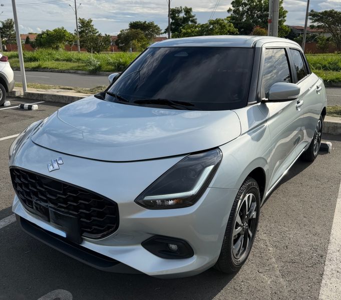 VENDO Suzuki Swift GLX 2025 Automático  COMO NUEVO - imagen secundaria 1
