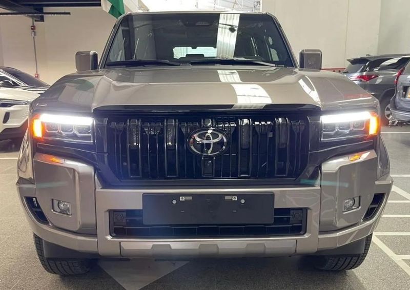 Prado Vx 2026 2.8 Diesel Cero Kms Entrega Inmediata Se Puede Sacar Financiada Recibimos Crédito Aprobado Venta A Nivel Nacional Garantía De Consesionario Para Matricular Como Primer Dueo - imagen secundaria 1