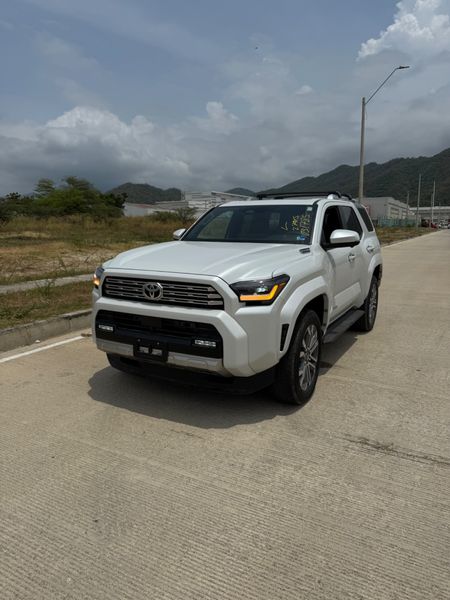Toyota 4Runner Limited Híbrida 2026 - imagen secundaria 2