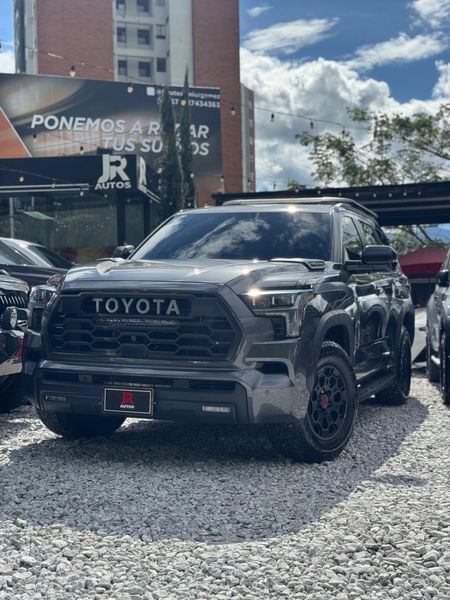 TOYOTA SEQUOIA TRD PRO 2025 - imagen secundaria 2