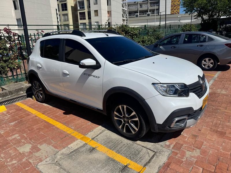 Renault Sandero Stepway Intens MT - imagen secundaria 1