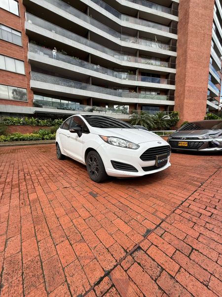 Ford Fiesta SE 2015 Automático Segundo Dueno - imagen secundaria 2