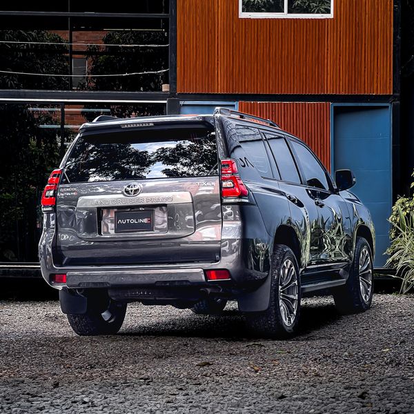 Toyota Prado TX-L 2022 - imagen secundaria 2