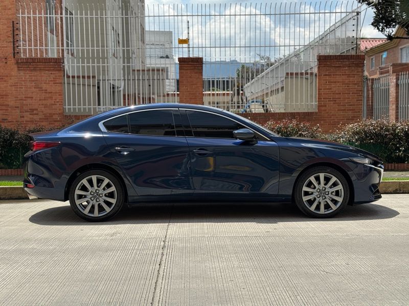 Mazda 3 Grand Touring 2.0 At Hibrido Ligero 2026 - imagen secundaria 2