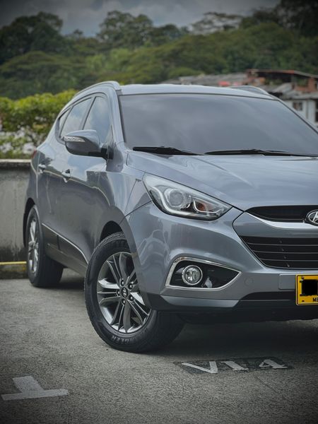 Hyundai Tucson ix 35 versión style - imagen secundaria 2