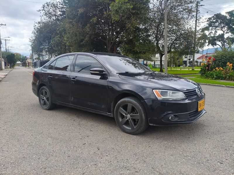 Volkswagen Jetta Trendline 2.0 TP 2014 - imagen secundaria 1