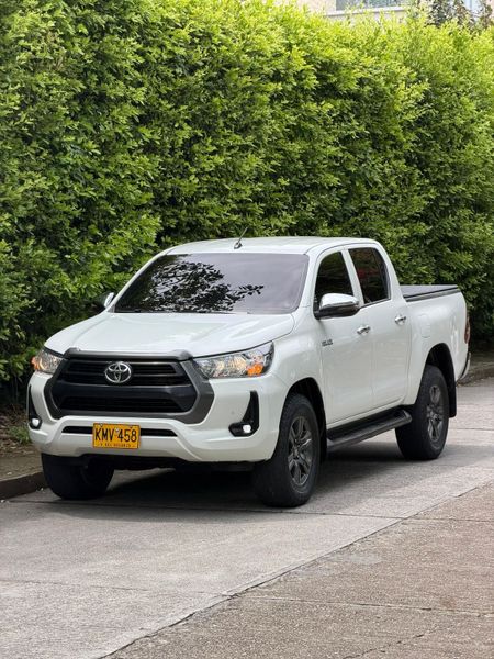 Toyota Hilux 2021 diesel automática - imagen secundaria 2