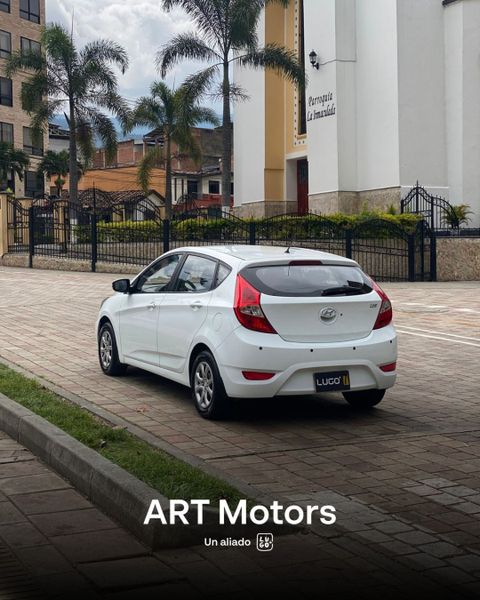 Hyundai Accent i25 Gl 2015 Mecánico Único Dueno - imagen secundaria 2