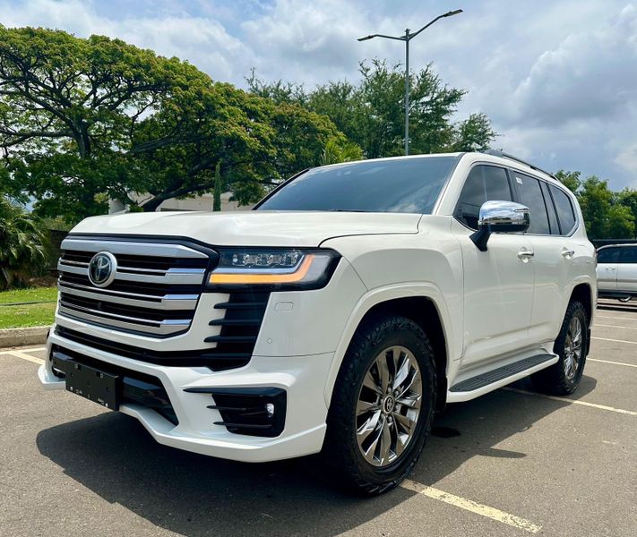 Toyota LC 300 Zx 2023 gasolina - imagen secundaria 1