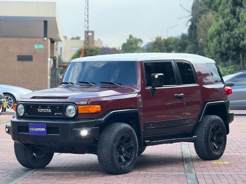 TOYOTA FJ CRUISER 2008 - imagen secundaria 2