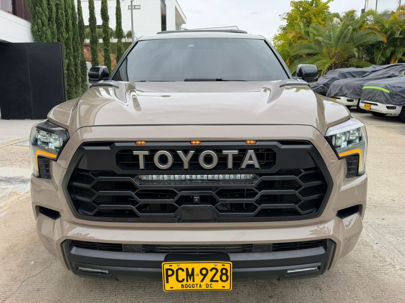 TOYOTA SEQUOIA TRD PRO - imagen secundaria 1