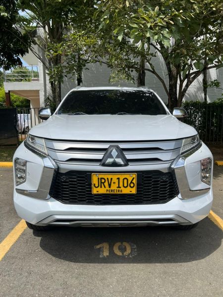 Montero Sport 2.5 Diese 4x4 - Mitsubishi - imagen secundaria 1