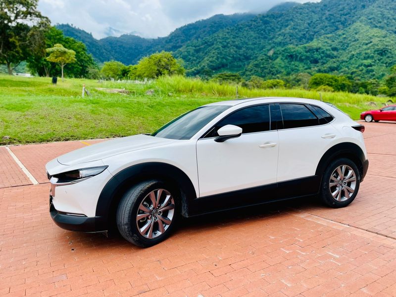 Mazda CX30  Grand Touring  2022 - imagen secundaria 2