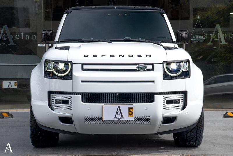 Land Rover Defender 110 PHEV - imagen secundaria 1