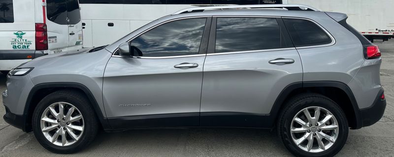 Jeep cherokee 4 Límite TP 4x4 3200 2015 - imagen secundaria 1