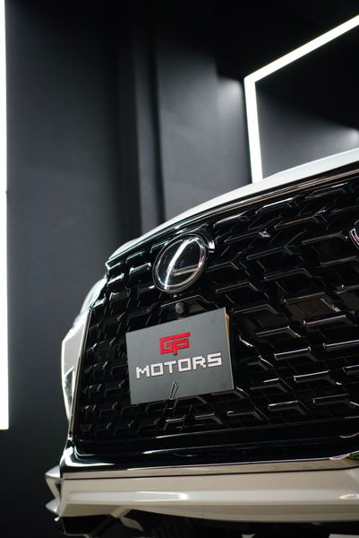 LEXUS LX570 - imagen secundaria 2