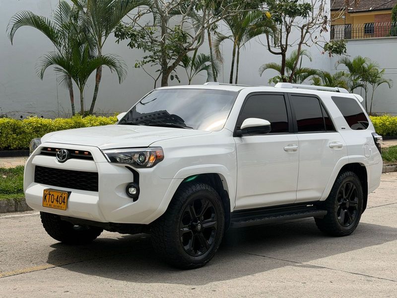 Toyota 4Runner SR5 2021 blindaje 2 - imagen secundaria 1