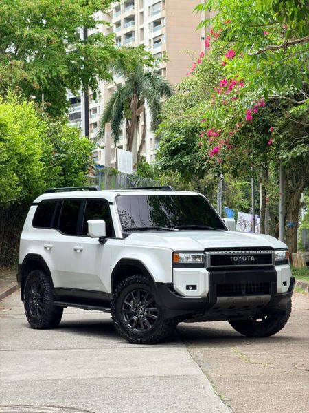 Toyota Prado TXL 2025 diesel blindaje 2 Plus - imagen secundaria 1