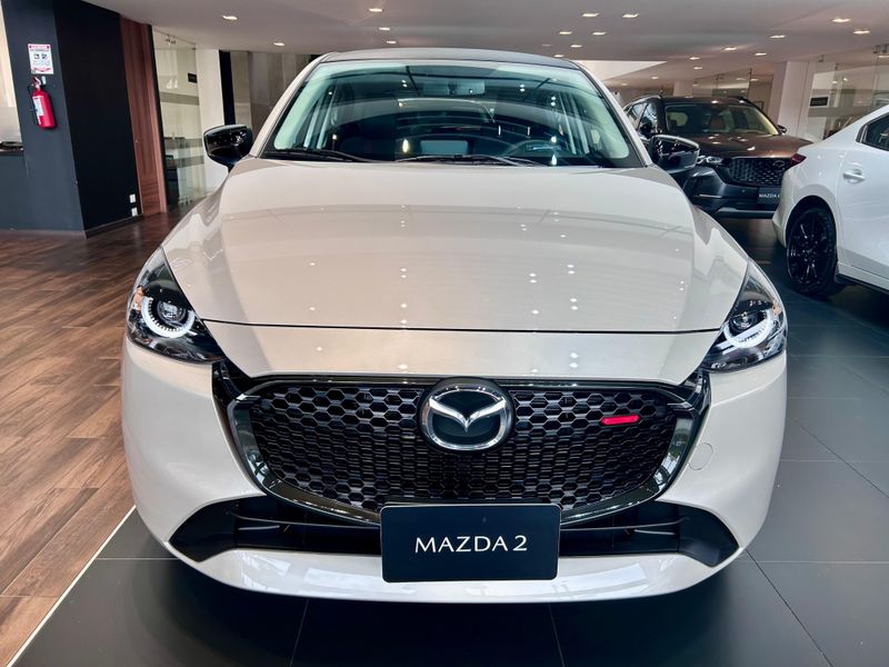 Mazda 2 Sport Grand Touring LX Carbon Edition Modelo 2027 - imagen secundaria 1